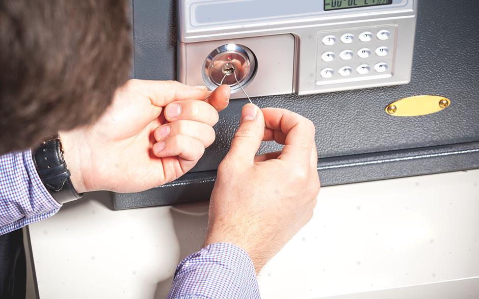 ouverture de porte claquée serrurier Élancourt